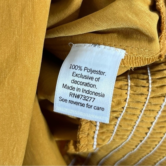 Nine West Size XS Mustard Yellow Surplice Tie Blouse Short Sleeve - Picture 3 of 4